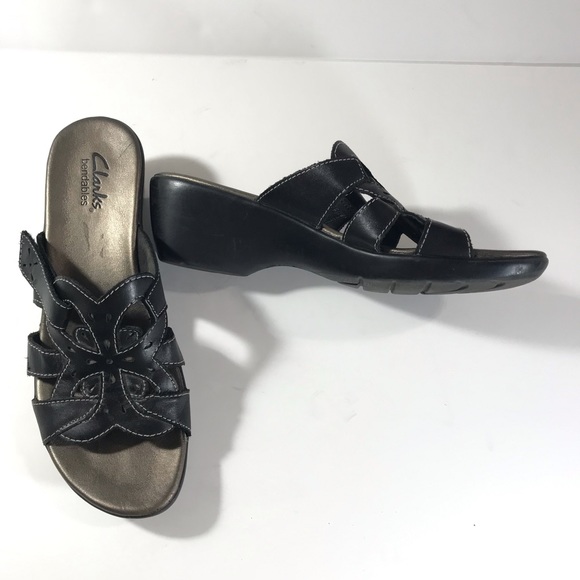 Clarks Shoes - Clark’s Bendable Slide on black leather sandals